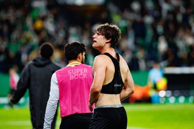 Eduardo Quaresma, Liga Portekiz maçında attığı gol sonrasında Estadio Jose Alvalade 'de (Maciej Rogowski) oynayan spor takımları ile Gil Vicente FC arasında bir kutlama yaparken görüldü.)