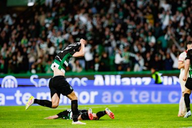 Eduardo Quaresma, Liga Portekiz maçında attığı gol sonrasında Estadio Jose Alvalade 'de (Maciej Rogowski) oynayan spor takımları ile Gil Vicente FC arasında bir kutlama yaparken görüldü.)