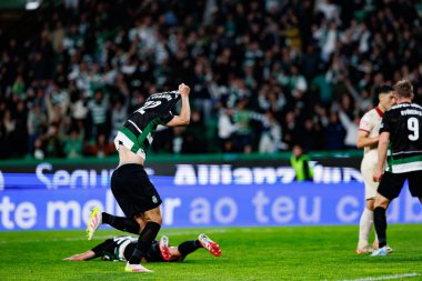 Eduardo Quaresma, Liga Portekiz maçında attığı gol sonrasında Estadio Jose Alvalade 'de (Maciej Rogowski) oynayan spor takımları ile Gil Vicente FC arasında bir kutlama yaparken görüldü.)