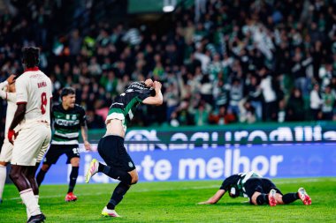 Eduardo Quaresma, Liga Portekiz maçında attığı gol sonrasında Estadio Jose Alvalade 'de (Maciej Rogowski) oynayan spor takımları ile Gil Vicente FC arasında bir kutlama yaparken görüldü.)