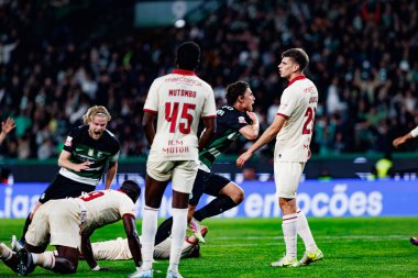 Morten Hjulmand ve Eduardo Quaresma, Estadio Jose Alvalade (Maciej Rogowski) takımları arasında oynanan Liga Portekiz maçında attıkları golün ardından kutlama yaparken görüldü.)