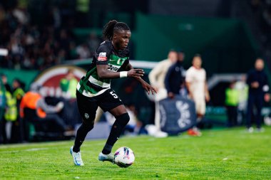 Liga Portekiz maçı sırasında Estadio Jose Alvalade 'de (Maciej Rogowski) spor takımları ile Gil Vicente FC arasında Geovany Quenda görüldü.)