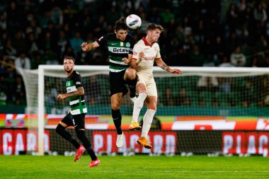 Eduardo Quaresma ve Jorge Aguirre, Liga Portekiz maçı sırasında Estadio Jose Alvalade 'de (Maciej Rogowski)