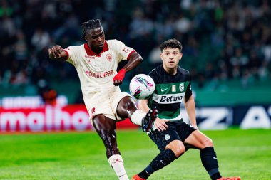 Mohamed Bamba ve Pedro Goncalf Liga Portekiz maçı sırasında Estadio Jose Alvalade 'de (Maciej Rogowski)