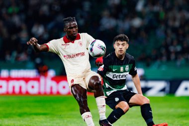 Mohamed Bamba ve Pedro Goncalf Liga Portekiz maçı sırasında Estadio Jose Alvalade 'de (Maciej Rogowski)