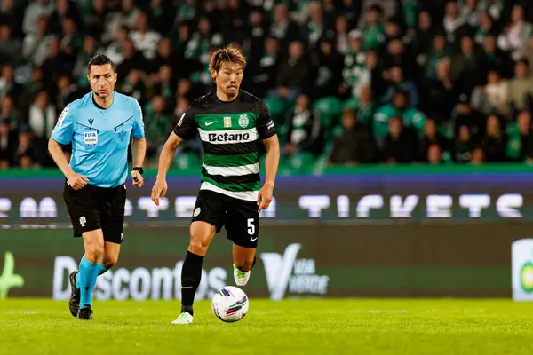 Hidemasa Morita, Liga Portekiz maçı sırasında Estadio Jose Alvalade 'de (Maciej Rogowski) spor takımları ile Gil Vicente FC arasında görüldü.)