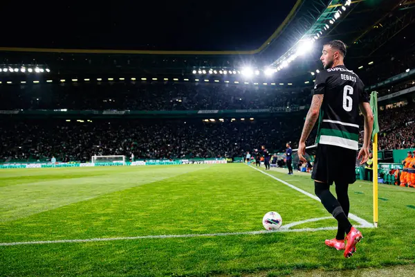 Liga Portekiz maçında Estadio Jose Alvalade 'de (Maciej Rogowski) spor takımları ile Gil Vicente FC arasında Zeno Debast görüldü.)