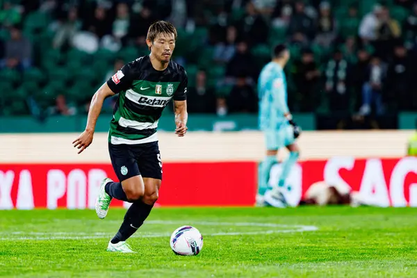 Hidemasa Morita, Liga Portekiz maçı sırasında Estadio Jose Alvalade 'de (Maciej Rogowski) spor takımları ile Gil Vicente FC arasında görüldü.)