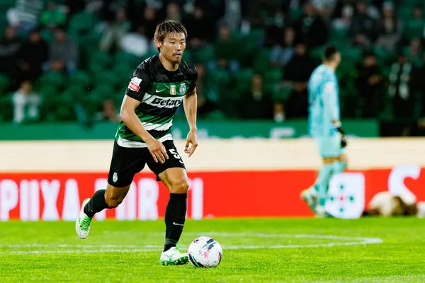 Hidemasa Morita, Liga Portekiz maçı sırasında Estadio Jose Alvalade 'de (Maciej Rogowski) spor takımları ile Gil Vicente FC arasında görüldü.)