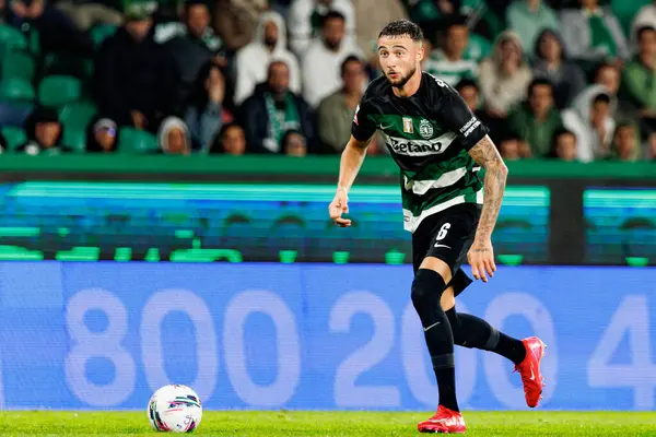 Liga Portekiz maçında Estadio Jose Alvalade 'de (Maciej Rogowski) spor takımları ile Gil Vicente FC arasında Zeno Debast görüldü.)