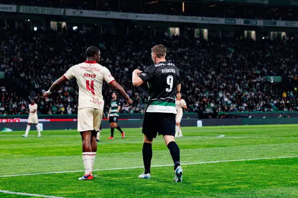 Marvin Elimbi ve Viktor Gyokeres Liga Portekiz maçı sırasında Estadio Jose Alvalade 'de (Maciej Rogowski)