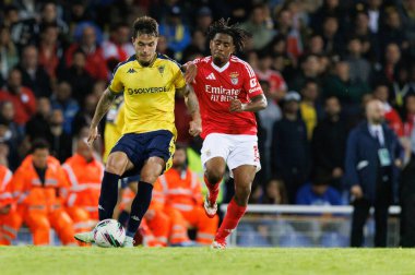 Vinicius Zanocelo ve Leandro Barreiro, Liga Portekiz maçı sırasında Estoril Praia ve SL Benfica takımları arasında Estadio Antonio Coimbra da Mota 'da (Maciej Rogowski)