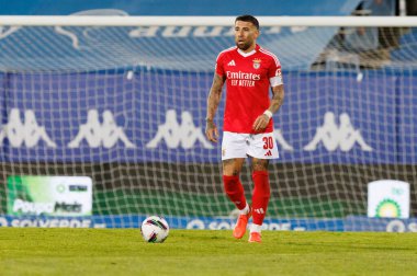 Nicolas Otamendi, Liga Portekiz maçı sırasında Estoril Praia ve SL Benfica takımları arasında Estadio Antonio Coimbra da Mota 'da (Maciej Rogowski)