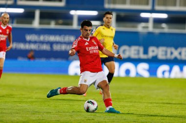 Zeki Amdouni, Liga Portekiz maçı sırasında Estoril Praia ve SL Benfica takımları arasında Estadio Antonio Coimbra da Mota (Maciej Rogowski)