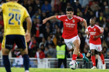 Zeki Amdouni, Liga Portekiz maçı sırasında Estoril Praia ve SL Benfica takımları arasında Estadio Antonio Coimbra da Mota (Maciej Rogowski)