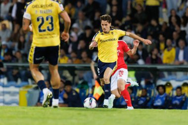 Jandro Orellana, Liga Portekiz maçı sırasında Estoril Praia ve SL Benfica takımları arasında Estadio Antonio Coimbra da Mota 'da (Maciej Rogowski)