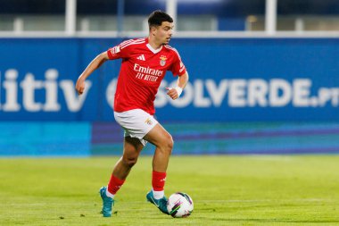 Zeki Amdouni, Liga Portekiz maçı sırasında Estoril Praia ve SL Benfica takımları arasında Estadio Antonio Coimbra da Mota (Maciej Rogowski)