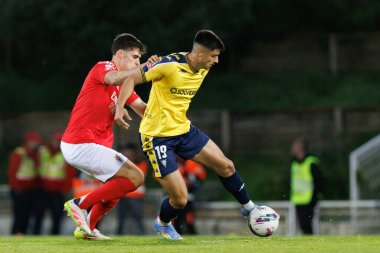 Antonio Silva ve Andre Lacxmicant, Liga Portekiz maçı sırasında Estoril Praia ve SL Benfica takımları arasında Estadio Antonio Coimbra da Mota (Maciej Rogowski)