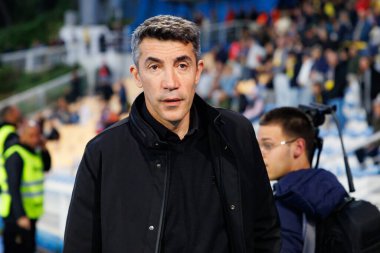 Bruno Lage, Liga Portekiz maçı sırasında Estoril Praia ve SL Benfica takımları arasında Estadio Antonio Coimbra da Mota 'da görüldü (Maciej Rogowski)