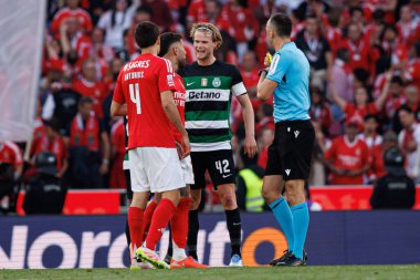 Antonio Silva, Nicolas Otamendi ve Morten Hjulmand, Liga Portekiz maçı sırasında SL Benfica ve Sporting CP (Maciej Rogowski) takımları arasında görüldü.)