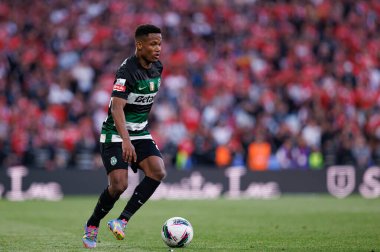 SL Benfica ve Sporting CP (Maciej Rogowski) takımları arasında Liga Portekiz maçında görülen Geny Catamo)