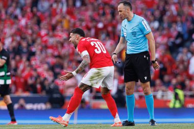 Nicolas Otamendi ve Joao Pedro Pinheiro, Liga Portekiz maçı sırasında SL Benfica ve Sporting CP (Maciej Rogowski)
