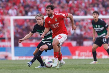 Morten Hjulmand ve Orkun Kokcu, Liga Portekiz maçı sırasında SL Benfica ve Sporting CP (Maciej Rogowski)