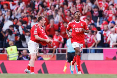 Kerem Akturkoglu, SL Benfica ve Sporting CP (Maciej Rogowski) takımları arasındaki Liga Portekiz maçında gol attıktan sonra kutlama yaparken görüldü.)