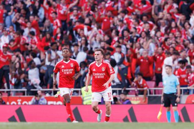 Kerem Akturkoglu, SL Benfica ve Sporting CP (Maciej Rogowski) takımları arasındaki Liga Portekiz maçında gol attıktan sonra kutlama yaparken görüldü.)