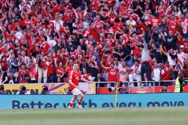 Kerem Akturkoglu, SL Benfica ve Sporting CP (Maciej Rogowski) takımları arasındaki Liga Portekiz maçında gol attıktan sonra kutlama yaparken görüldü.)