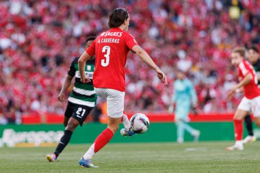 Alvaro Carreras, Liga Portekiz maçı sırasında SL Benfica ve Sporting CP (Maciej Rogowski) takımları arasında görüldü.)