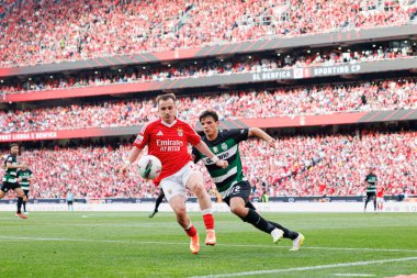 SL Benfica ve Sporting CP (Maciej Rogowski) takımları arasında Liga Portekiz maçında Kerem Akturkoglu ve Eduardo Quaresma görüldü)