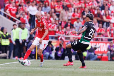 Fredrik Aursnes ve Maximiliano Araujo, Liga Portekiz maçı sırasında SL Benfica ve Sporting CP (Maciej Rogowski)