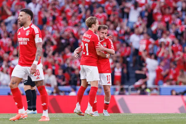 Andreas Schjelderup ve Kerem Akturkoglu, Liga Portekiz maçında SL Benfica ve Sporting CP (Maciej Rogowski)