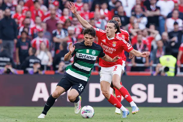 Eduardo Quaresma ve Alvaro Carreras, Liga Portekiz maçı sırasında SL Benfica ve Sporting CP (Maciej Rogowski)