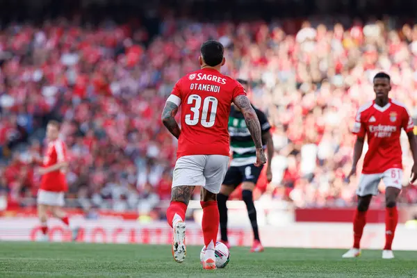 Nicolas Otamendi Liga Portekiz maçı sırasında SL Benfica ve Sporting CP (Maciej Rogowski) takımları arasında görüldü.)