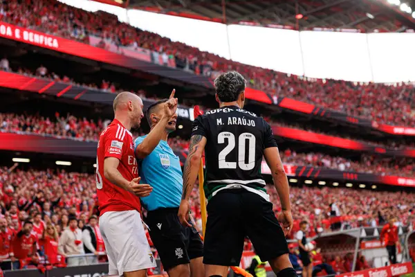 Fredrik Aursnes ve Maximiliano Araujo, Liga Portekiz maçı sırasında SL Benfica ve Sporting CP (Maciej Rogowski)