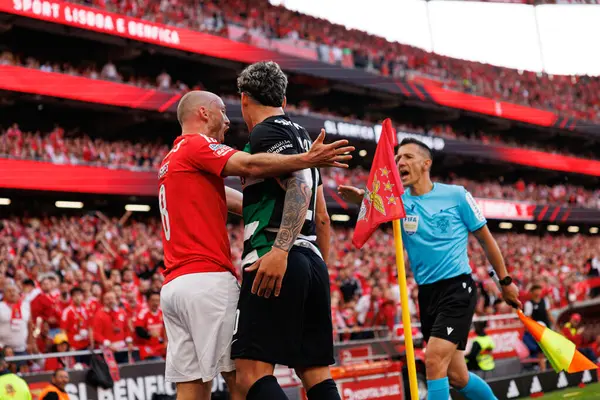 Fredrik Aursnes ve Maximiliano Araujo, Liga Portekiz maçı sırasında SL Benfica ve Sporting CP (Maciej Rogowski)