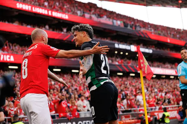 Fredrik Aursnes ve Maximiliano Araujo, Liga Portekiz maçı sırasında SL Benfica ve Sporting CP (Maciej Rogowski)