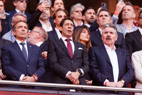 Rui Costa ve Toni, Liga Portekiz maçı sırasında SL Benfica ve Sporting CP (Maciej Rogowski) takımları arasında görüldü.)