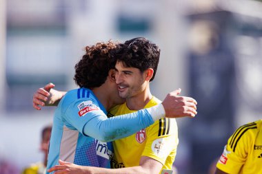 Guilermo Ochoa ve Jaume Grau, Liga Portekiz maçı sırasında Estrela Amadora ve AVS Futebol SAD takımları arasında Estadio Jose Gomes 'de görüldü (Maciej Rogowski)