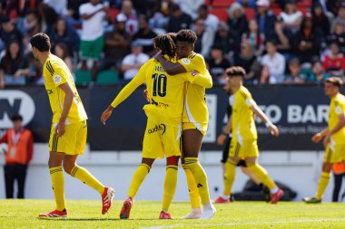 Vasco Lopes ve John Mercado, Liga Portekiz maçı sırasında Estrela Amadora ve AVS Futebol SAD takımları arasında Estadio Jose Gomes 'de (Maciej Rogowski)