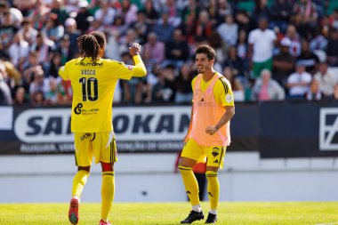 Vasco Lopes ve Lucas Piazon, Liga Portekiz maçı sırasında Estrela Amadora ve AVS Futebol SAD takımları arasında Estadio Jose Gomes 'de (Maciej Rogowski)