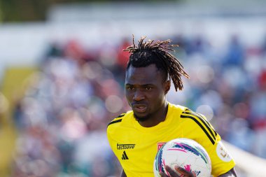 Babatunde Akinsola, Liga Portekiz maçı sırasında Estrela Amadora ve AVS Futebol SAD takımları arasında Estadio Jose Gomes 'de (Maciej Rogowski)