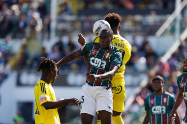 Nilton Varela ve Ze Luis, Liga Portekiz maçı sırasında Estrela Amadora ve AVS Futebol SAD takımları arasında Estadio Jose Gomes 'de (Maciej Rogowski)