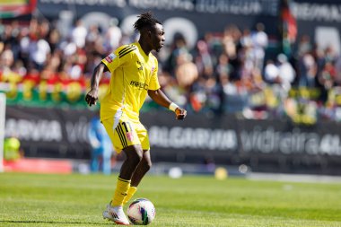 Babatunde Akinsola, Liga Portekiz maçı sırasında Estrela Amadora ve AVS Futebol SAD takımları arasında Estadio Jose Gomes 'de (Maciej Rogowski)