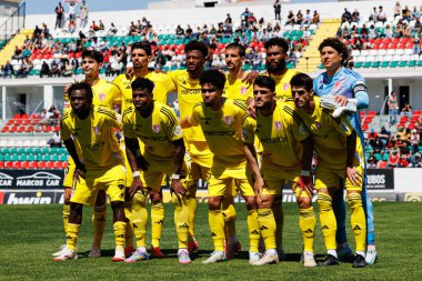 AVS oyuncuları Liga Portekiz maçı sırasında Estrela Amadora ve AVS Futebol SAD takımları arasında Estadio Jose Gomes (Maciej Rogowski)