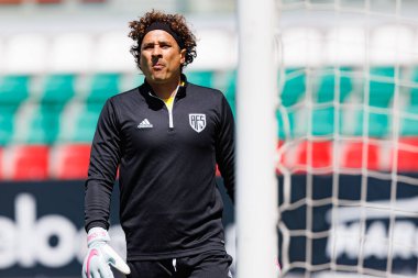 Guillermo Ochoa, Liga Portekiz maçı sırasında Estrela Amadora ve AVS Futebol SAD takımları arasında Estadio Jose Gomes 'de (Maciej Rogowski)