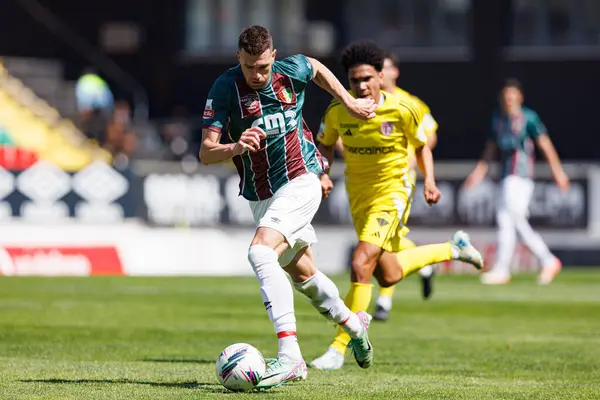 Leonel Bucca, Liga Portekiz maçı sırasında Estrela Amadora ve AVS Futebol SAD takımları arasında Estadio Jose Gomes 'de (Maciej Rogowski)