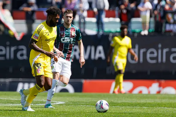 Cristian Castro Devenish, Liga Portekiz maçı sırasında Estrela Amadora ve AVS Futebol SAD takımları arasında Estadio Jose Gomes 'de (Maciej Rogowski)